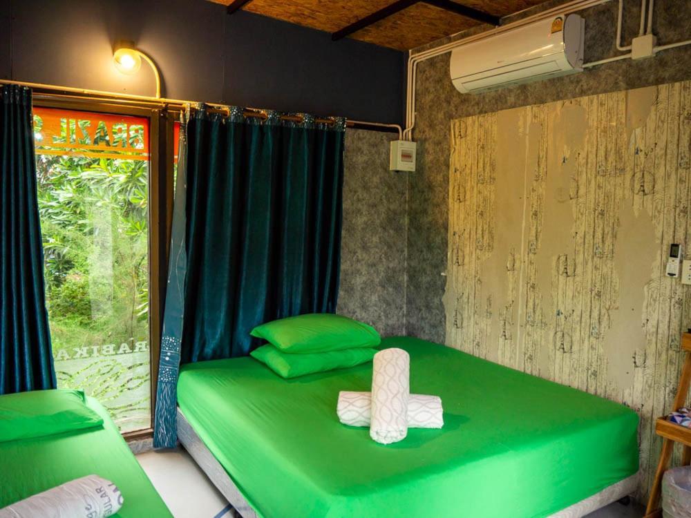 Beach Box Resort At Rimlay Районг Экстерьер фото